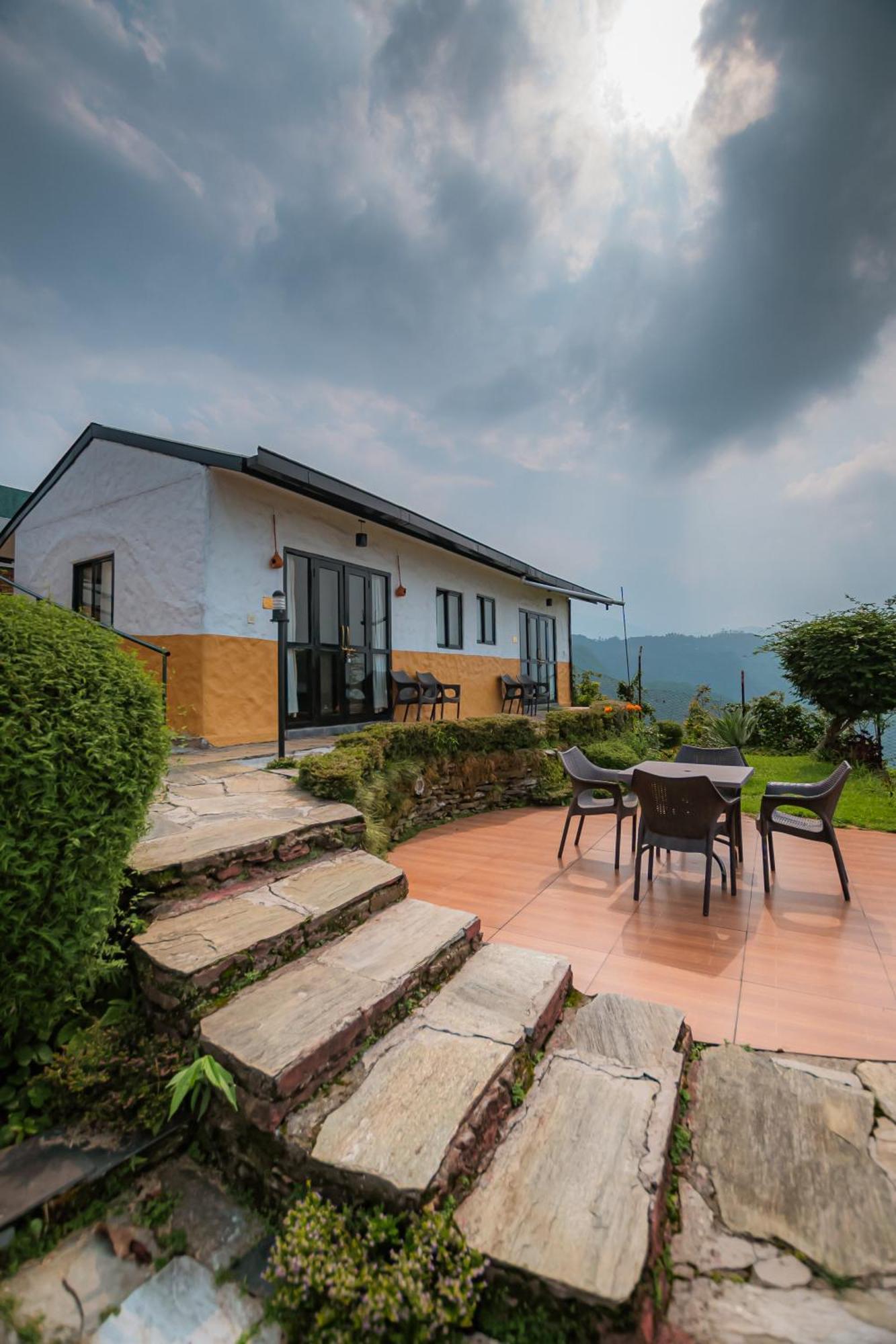 Raniban Retreat Hotel Pokhara Ngoại thất bức ảnh