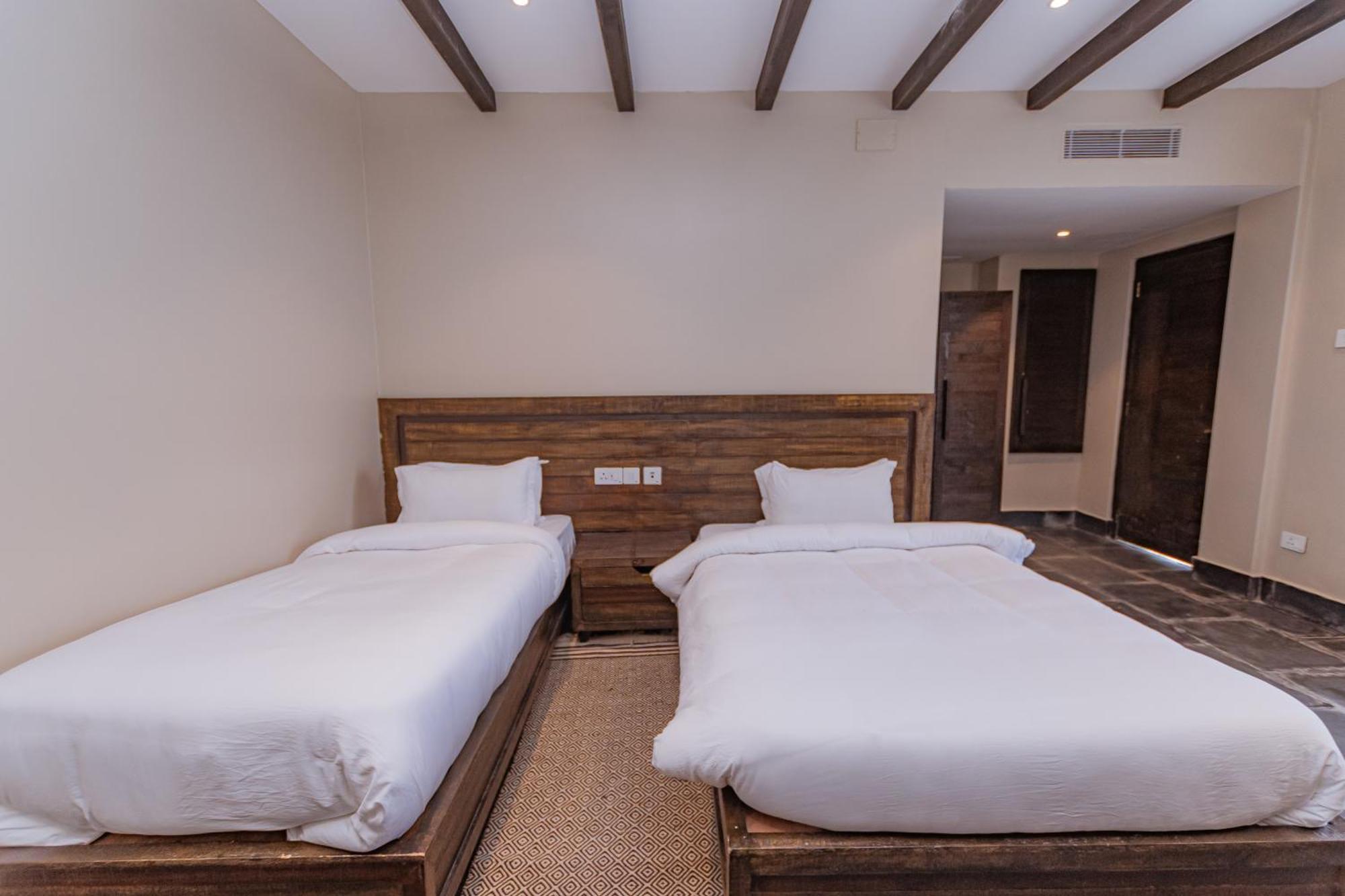Raniban Retreat Hotel Pokhara Ngoại thất bức ảnh