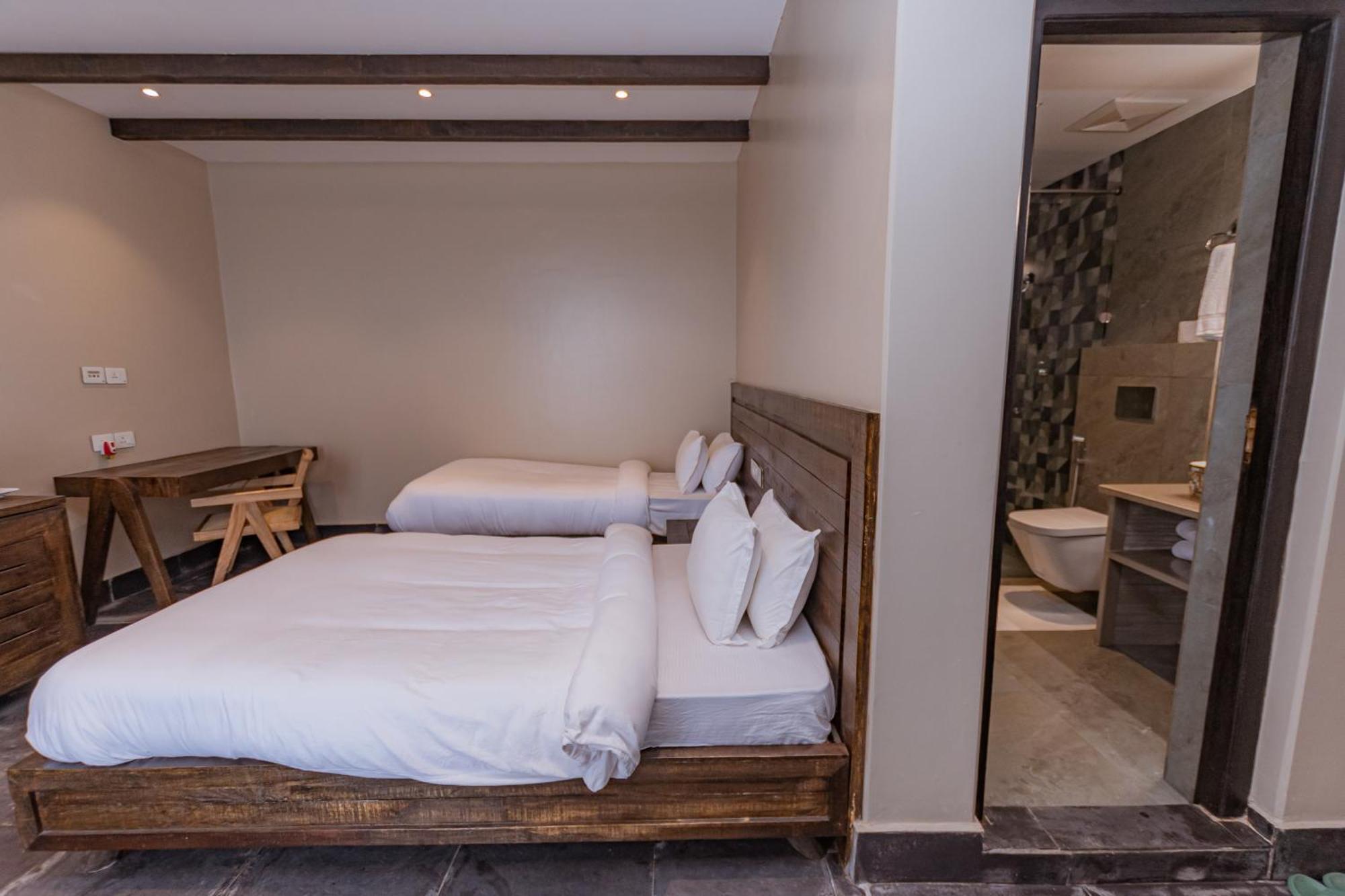Raniban Retreat Hotel Pokhara Ngoại thất bức ảnh