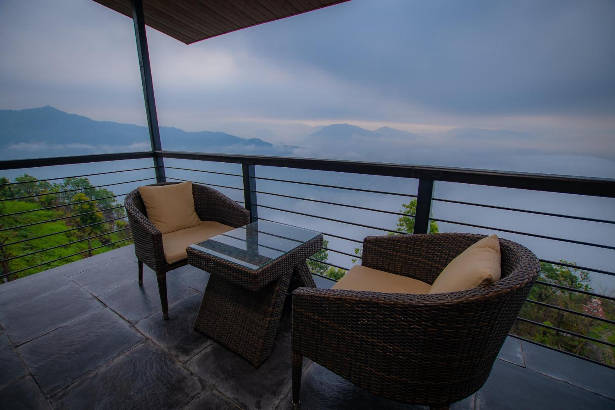 Raniban Retreat Hotel Pokhara Ngoại thất bức ảnh