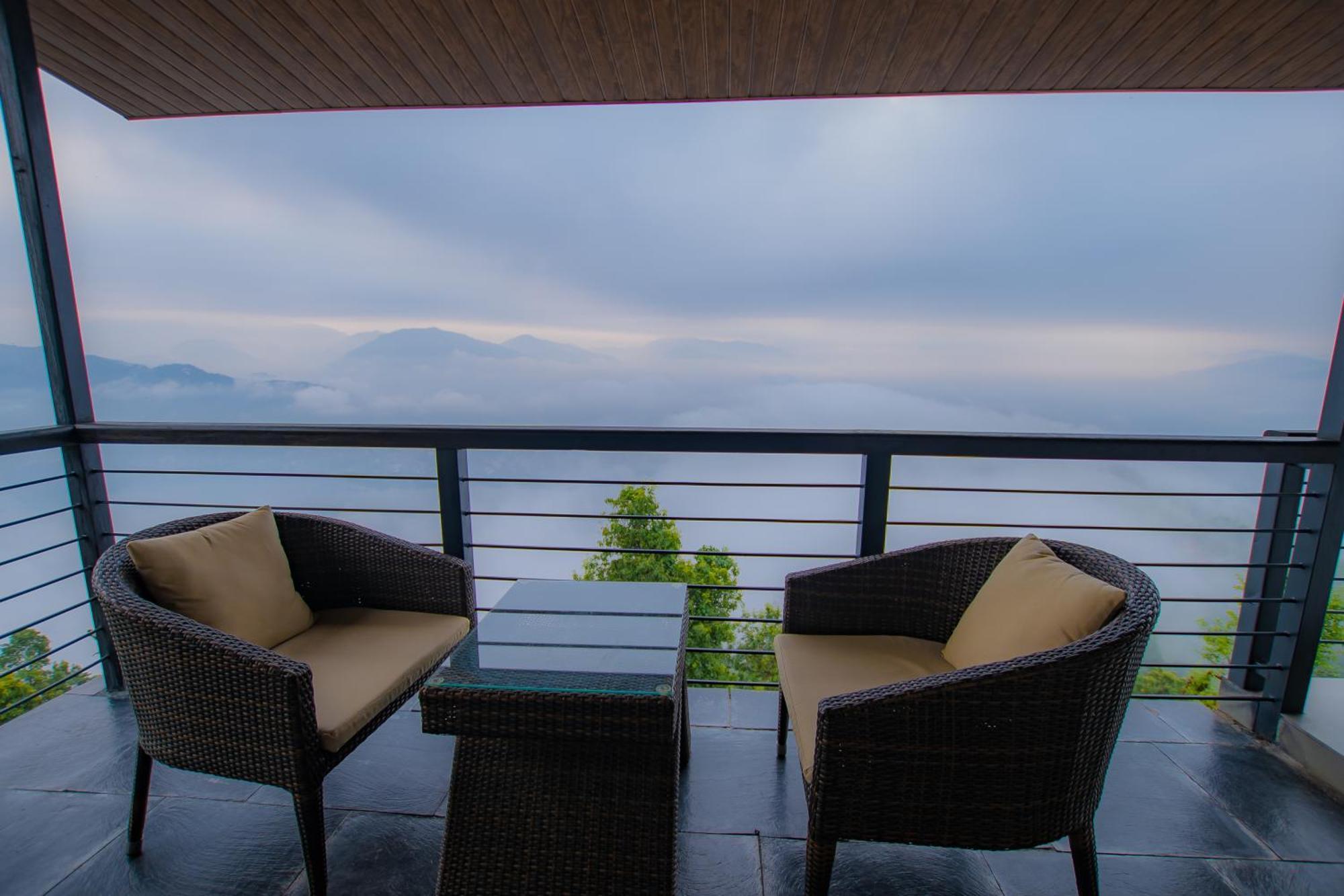 Raniban Retreat Hotel Pokhara Ngoại thất bức ảnh