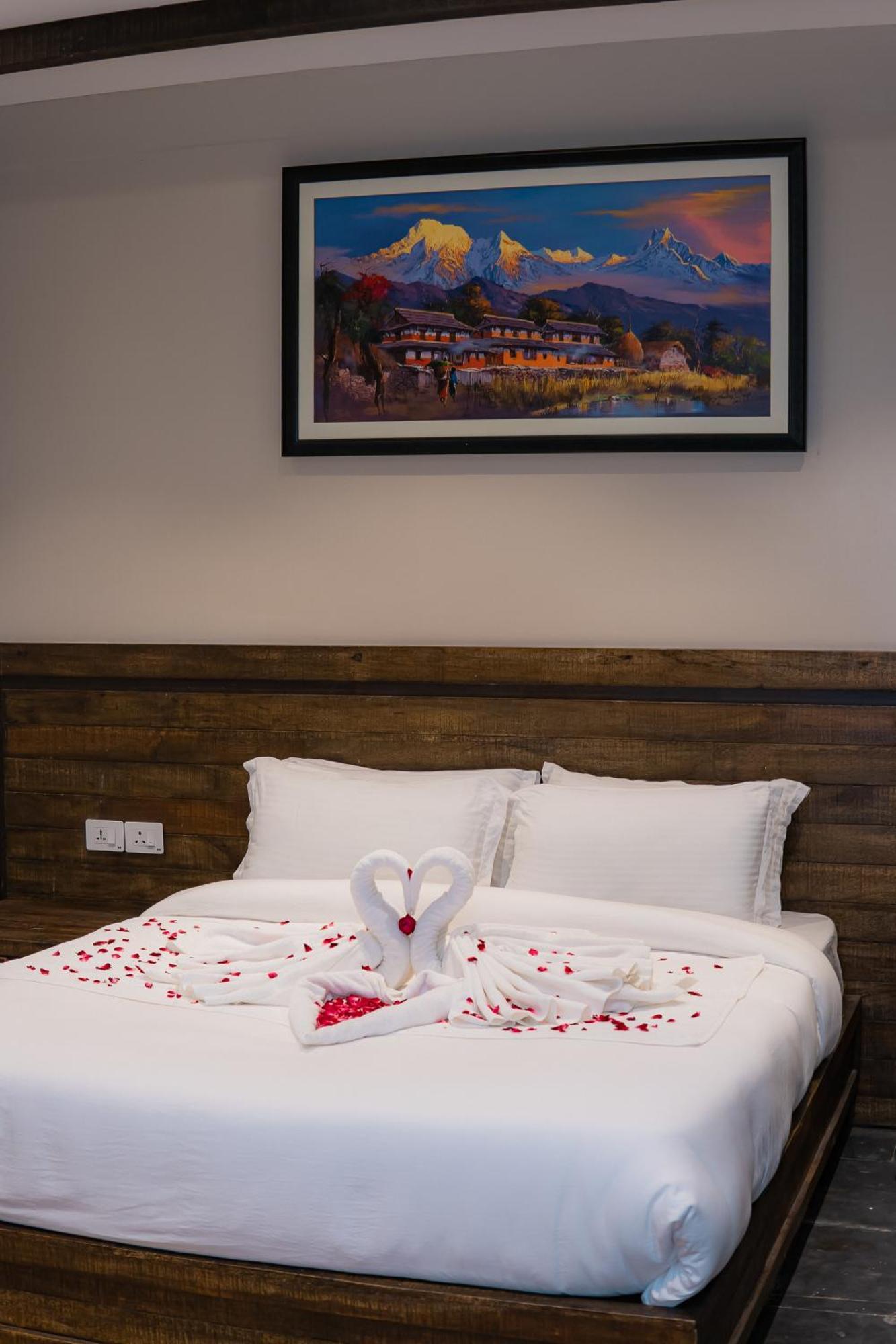 Raniban Retreat Hotel Pokhara Ngoại thất bức ảnh