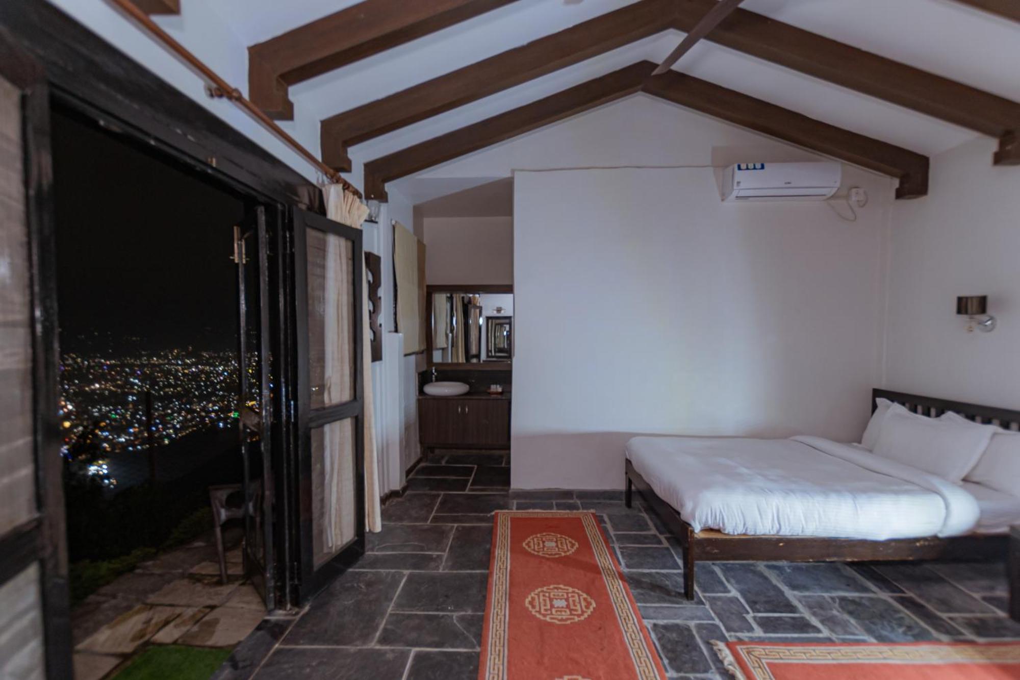Raniban Retreat Hotel Pokhara Ngoại thất bức ảnh