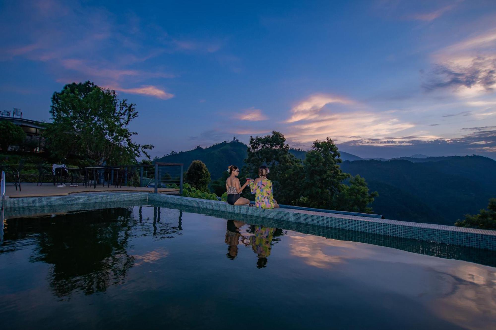 Raniban Retreat Hotel Pokhara Ngoại thất bức ảnh